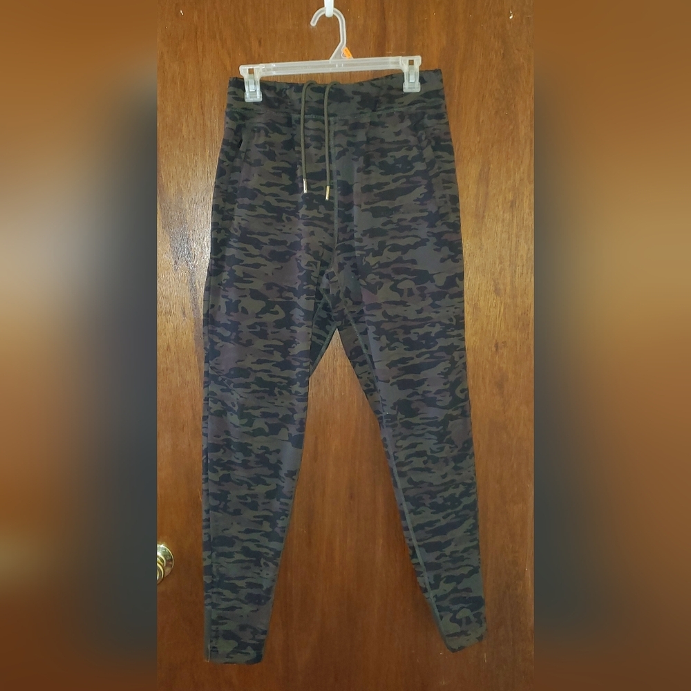 Alphalete Camo Joggers Pants Sz Medium